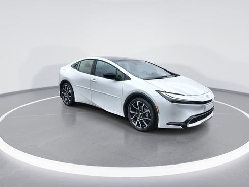 Used 2024 Toyota Prius Prime Premium w/ Advanced Technology Package image 2