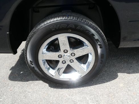 Used 2014 RAM 1500 Express RWD image 29