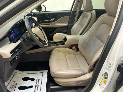 Used 2023 Lincoln Corsair AWD w/ Equipment Group 101A image 4