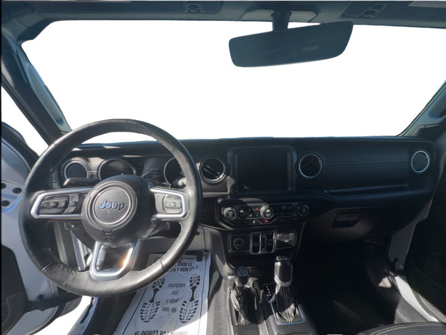 Used 2023 Jeep Wrangler Unlimited Sahara w/ Cold Weather Group AWD/4WD image 21