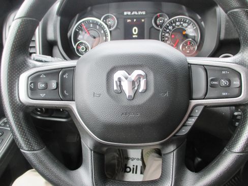 Used 2024 RAM 2500 Tradesman w/ Chrome Appearance Group image 17