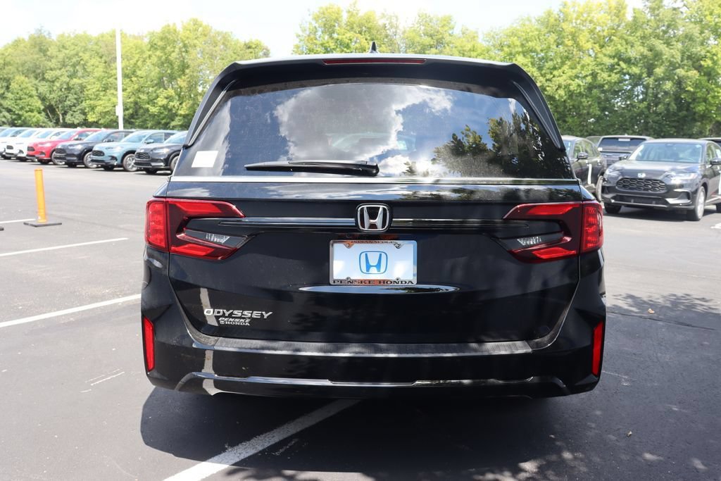 Certified 2026 Honda Odyssey EX-L image 4