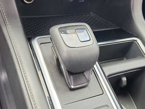 Used 2022 Nissan Pathfinder SV AWD/4WD image 14