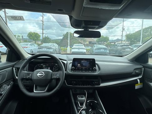 New 2026 Nissan Rogue SV FWD image 10