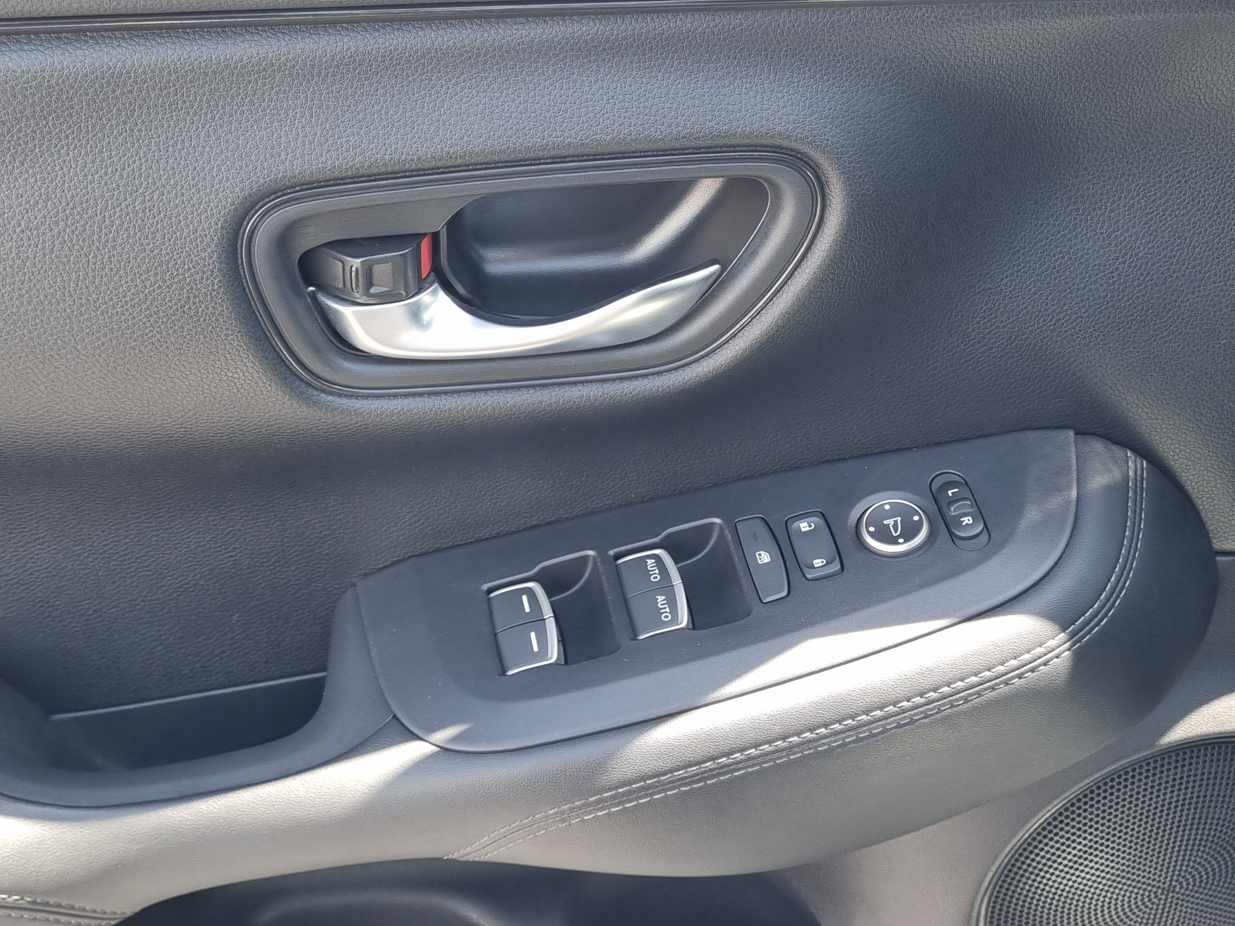Used 2024 Honda HR-V EX-L image 22
