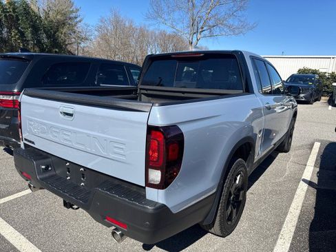 Certified 2026 Honda Ridgeline Black Edition image 4