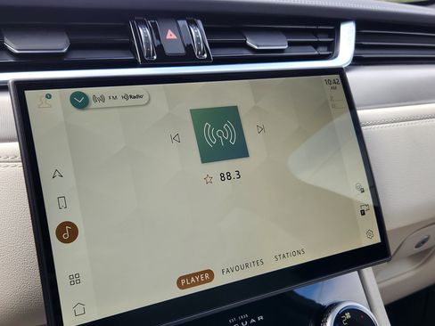 Certified 2026 Jaguar F-PACE R-Dynamic S AWD/4WD image 28