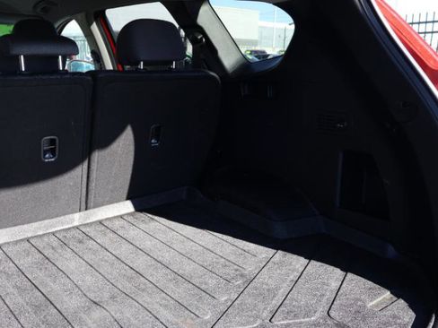 Used 2019 Hyundai Santa Fe SE image 12