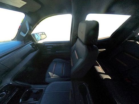 Used 2024 GMC Sierra 1500 AT4 w/ Technology Package AWD/4WD image 38
