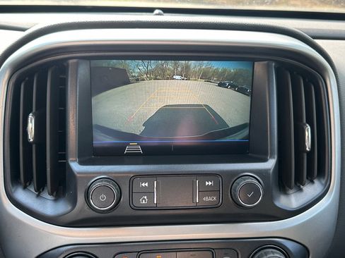 Used 2022 Chevrolet Colorado LT w/ Fleet Safety Package image 19