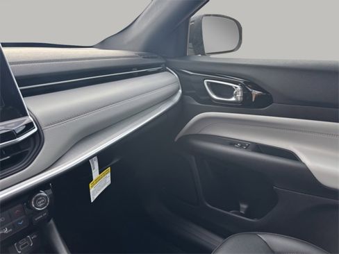 New 2026 Jeep Compass Limited image 16