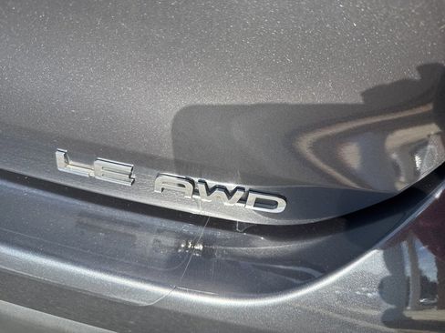 Used 2020 Toyota Highlander LE image 57