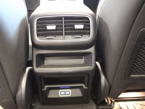 Used 2025 Mercedes-Benz GLE 350 4MATIC image 36