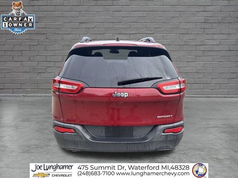 Used 2017 Jeep Cherokee Sport FWD image 4
