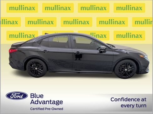 Used 2026 Toyota Camry SE w/ Convenience Package FWD image 2