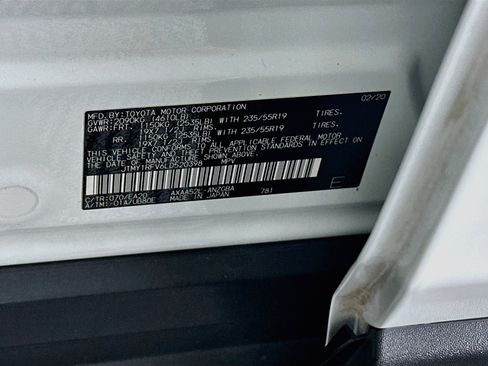 Used 2020 Toyota RAV4 Limited FWD image 12