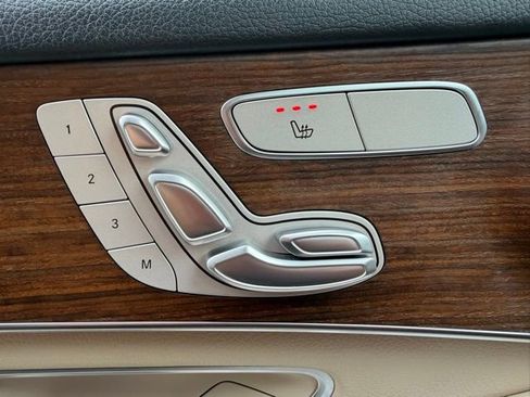 Used 2022 Mercedes-Benz GLC 300 4MATIC image 15