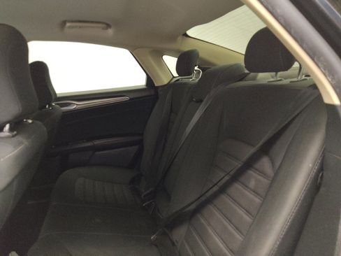 Used 2020 Ford Fusion SE FWD image 18