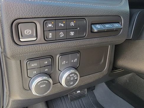 Used 2023 GMC Yukon Denali AWD/4WD image 28
