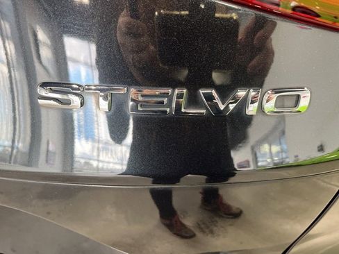 Used 2022 Alfa Romeo Stelvio Ti image 7