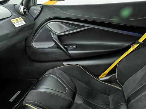 Used 2022 McLaren 720S Luxury RWD image 37