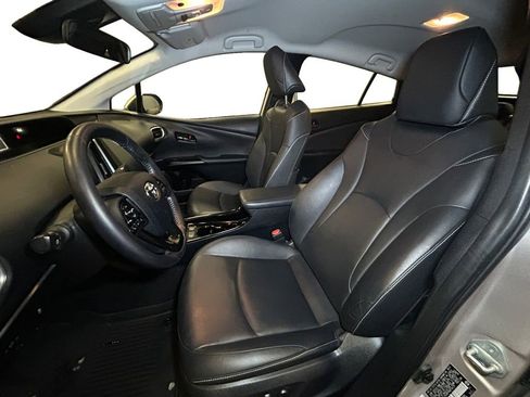 Used 2021 Toyota Prius Prime XLE image 9