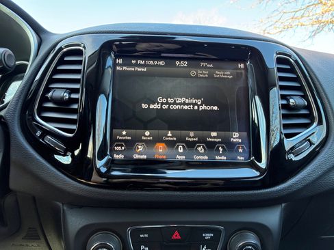 Used 2018 Jeep Compass Limited w/ Navigation Group AWD/4WD image 27