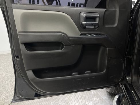 Used 2018 Chevrolet Silverado 1500 Custom w/ Custom Value Package AWD/4WD image 13