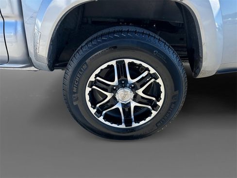 Used 2020 Toyota Tacoma SR5 image 8