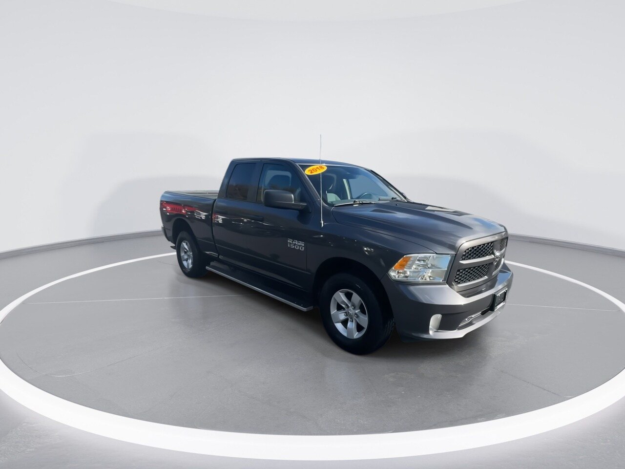 Used 2018 RAM 1500 Express AWD/4WD image 4