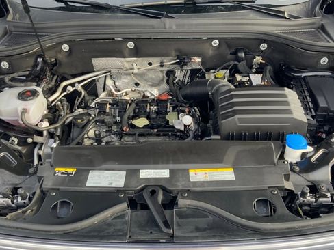 Used 2024 Volkswagen Atlas SE image 23