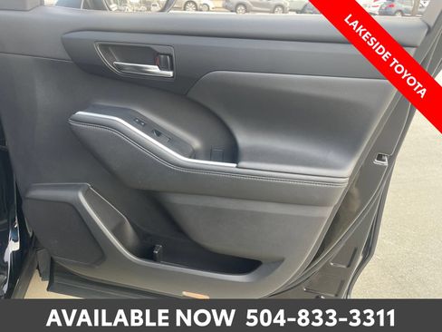 Certified 2024 Toyota Highlander XLE FWD image 19