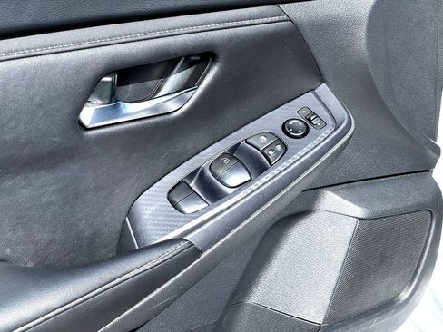 Used 2024 Nissan Sentra SV image 12