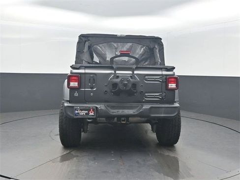Used 2018 Jeep Wrangler Unlimited Sport S image 29