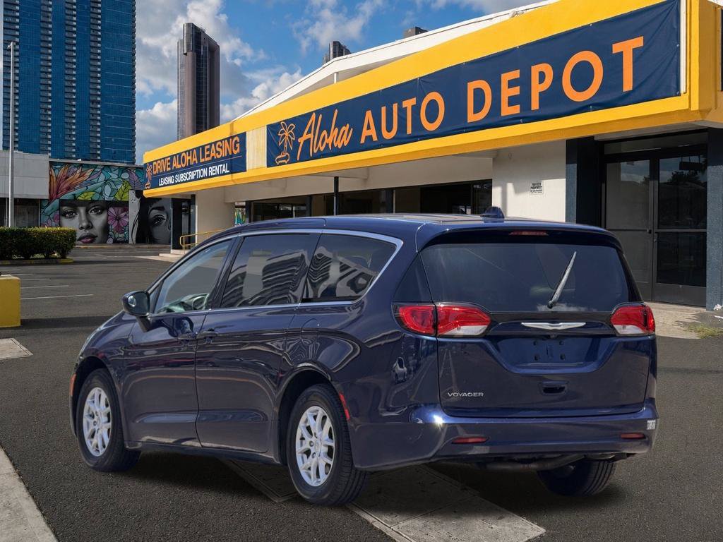Used 2020 Chrysler Voyager LX FWD image 3