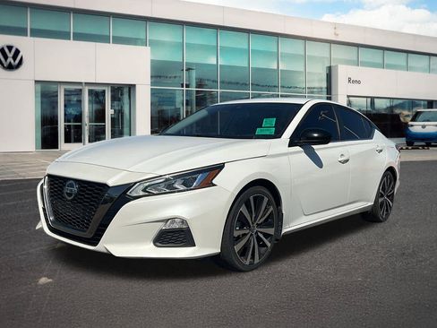 Used 2022 Nissan Altima 2.5 SR FWD image 1