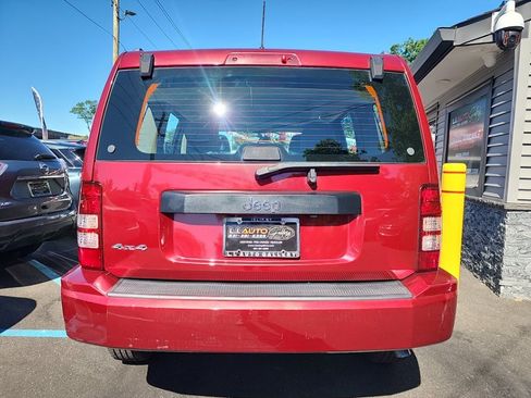 Used 2012 Jeep Liberty Sport AWD/4WD image 8