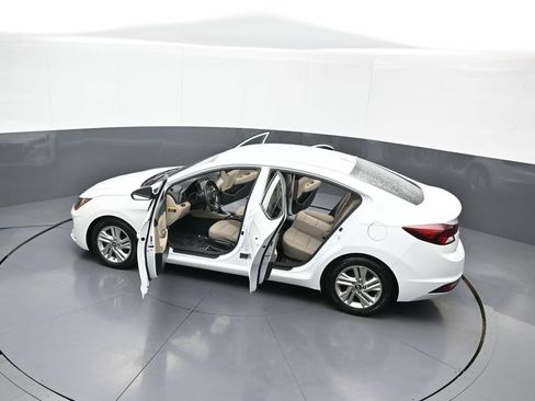 Used 2019 Hyundai Elantra SEL FWD image 43