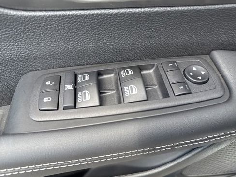 New 2026 Chrysler Voyager LX image 27