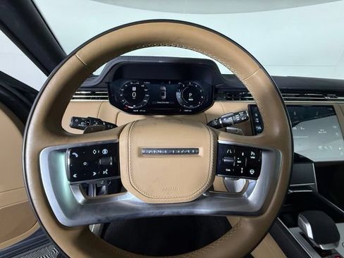 Used 2025 Land Rover Range Rover SE AWD/4WD image 15