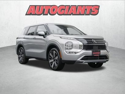 New 2025 Mitsubishi Outlander SE