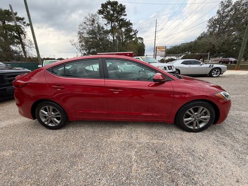 Used 2017 Hyundai Elantra SE image 5