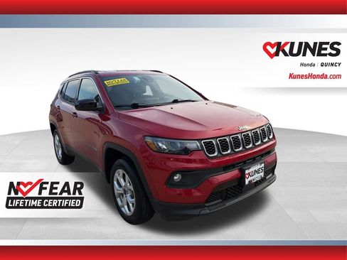 Used 2025 Jeep Compass Latitude image 1