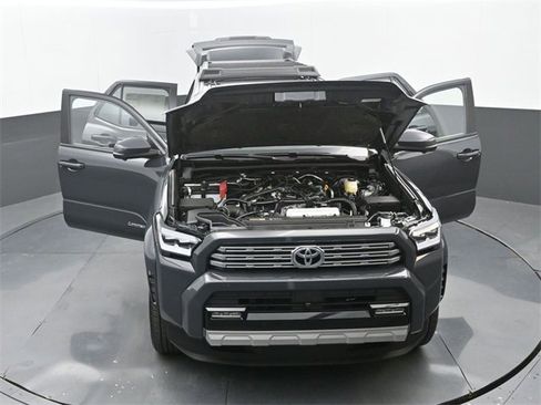 New 2025 Toyota 4Runner Limited image 34