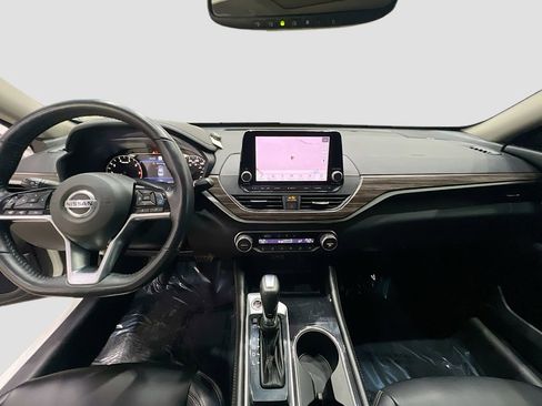 Used 2020 Nissan Altima 2.0 Platinum image 24
