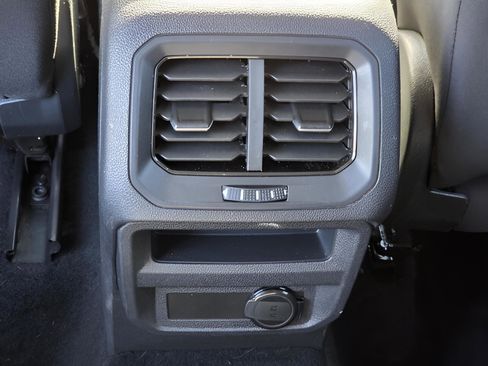 Used 2022 Volkswagen Tiguan S image 13