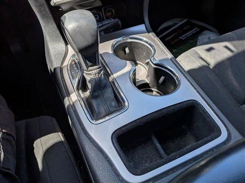 Used 2019 Jeep Grand Cherokee Laredo RWD image 11
