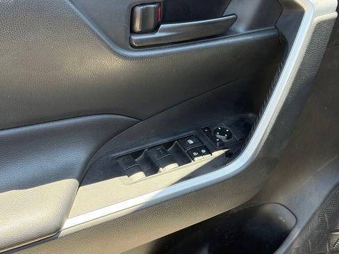 Used 2020 Toyota RAV4 LE w/ Carpet Mat Package FWD image 6