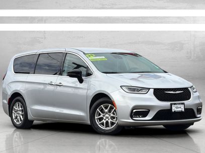 Used 2024 Chrysler Pacifica Touring-L