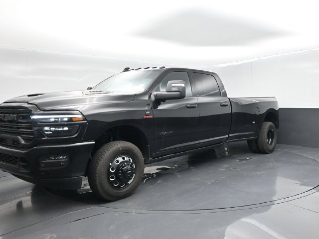 New 2026 RAM 3500 Laramie AWD/4WD image 4